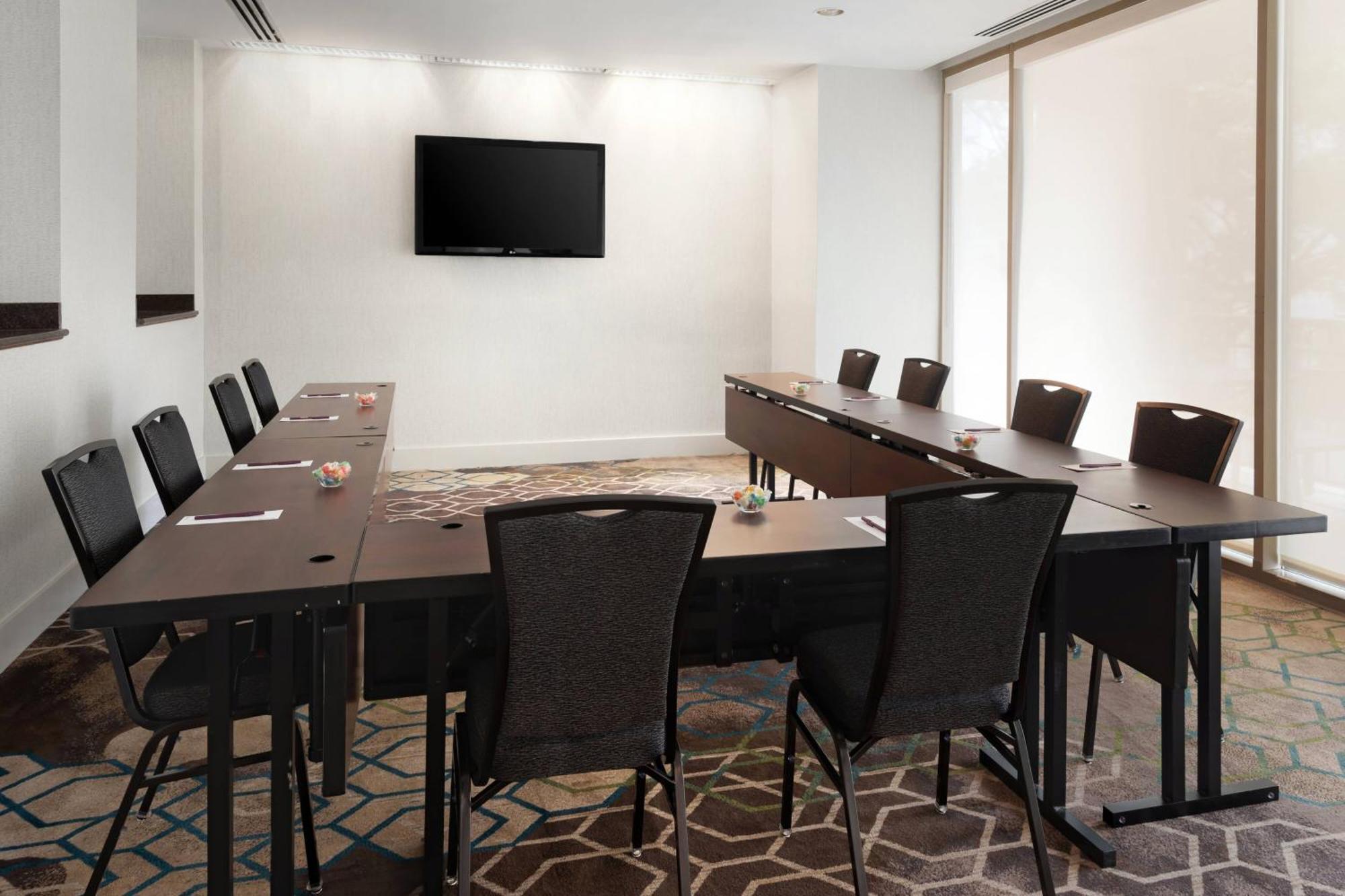 Downtown Hotel 3*