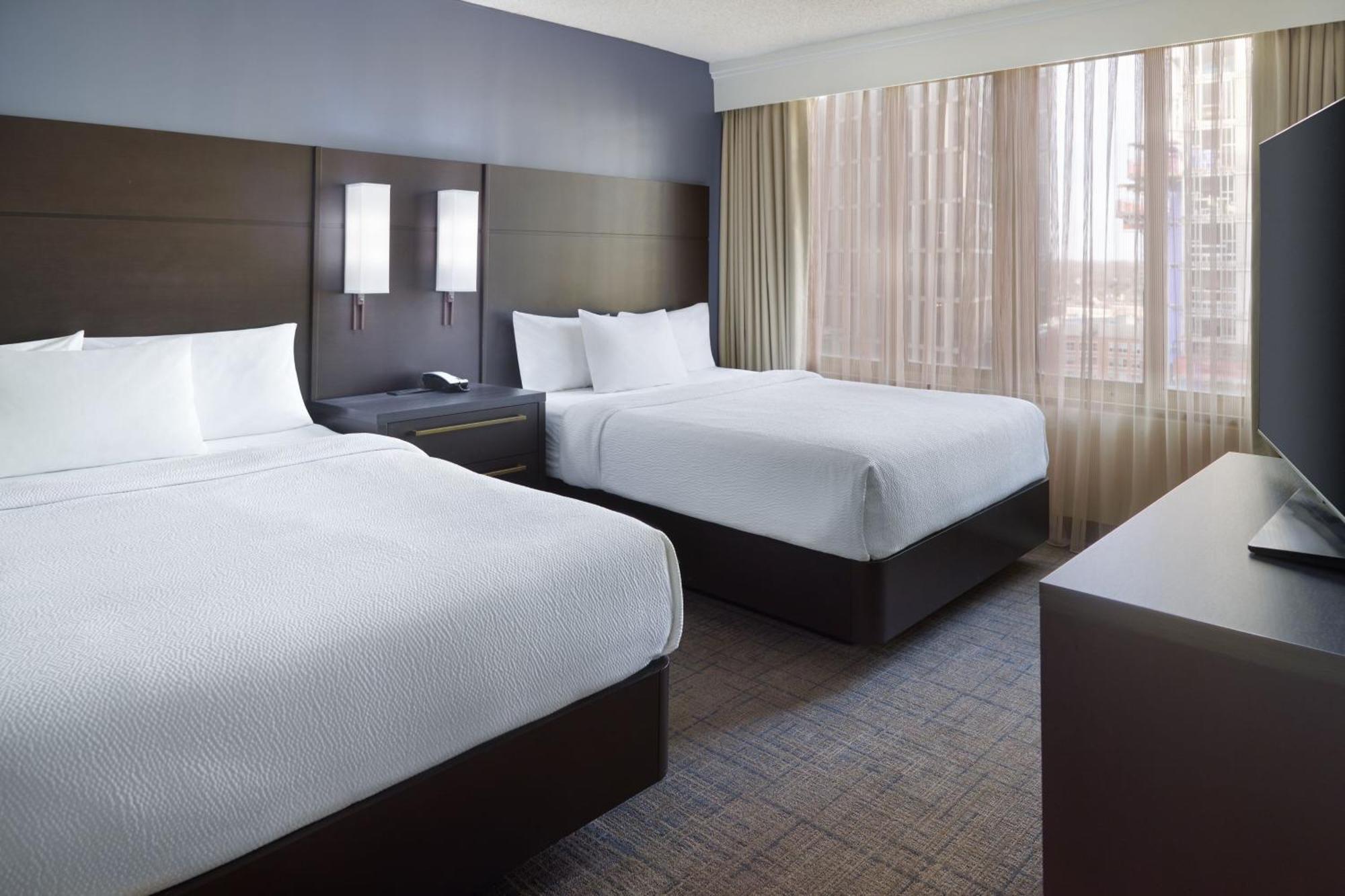 Downtown Hotel 3*