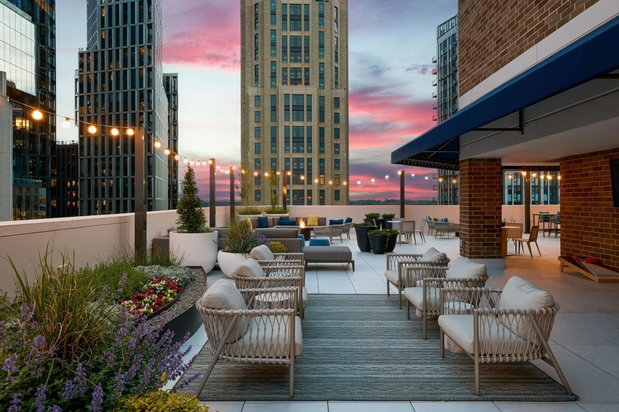 Downtown 3*